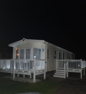 2 bedroom luxury caravan